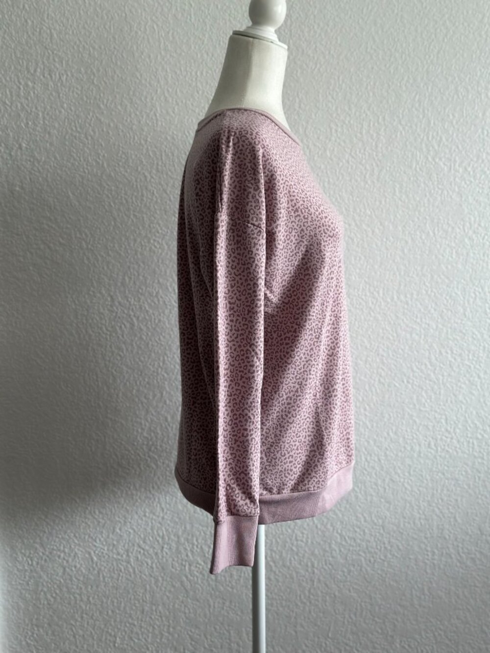 Mondetta Pink Leopard Print Sweatshirt Small Athleisure Crewneck Soft Cozy Top - Picture 4 of 8